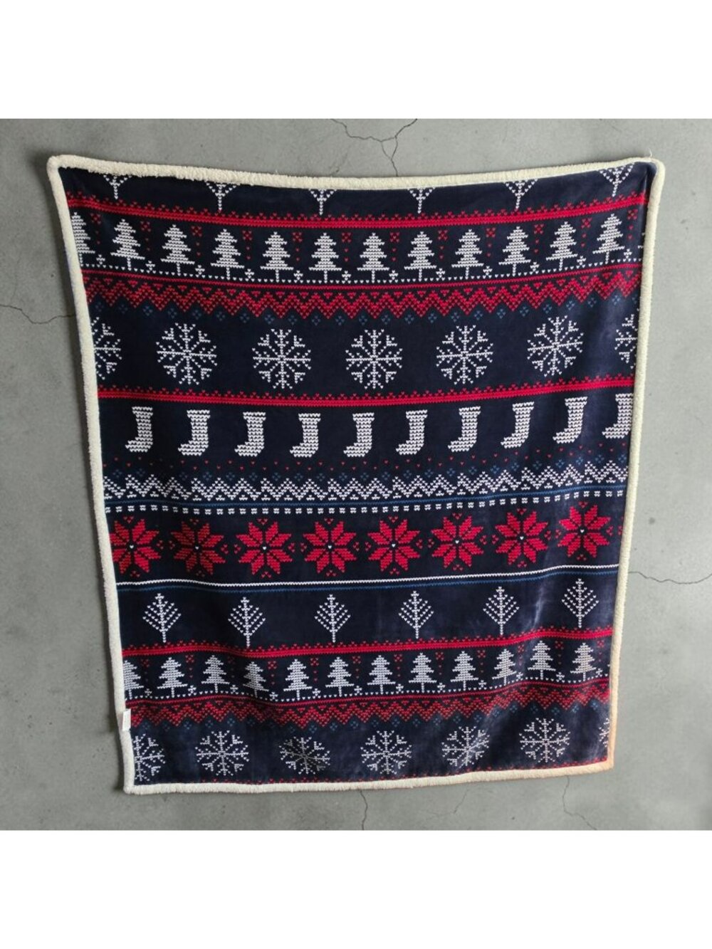 Virah Bella Christmas Sherpa Fleece Blanket Nordic Snowflake Stocking Pattern